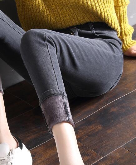 裤子缩水怎么还原，缩水的裤子怎么恢复（牛仔裤用热水会缩水吗）