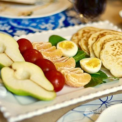松饼的简单做法，松饼的做法大全（经典早餐：松饼的做法）