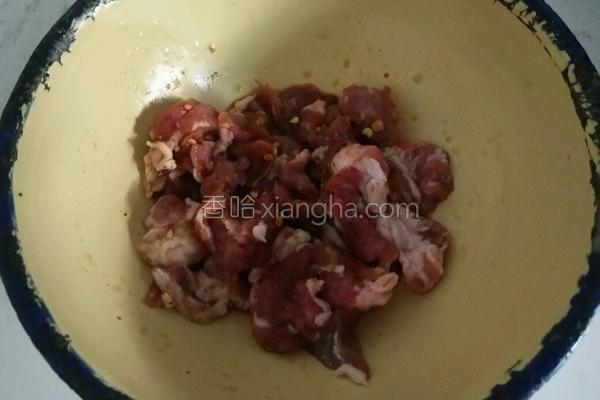 如何做豆芽炒肉好吃，小豆芽炒肉怎么做好吃（黄豆芽炒肉片）