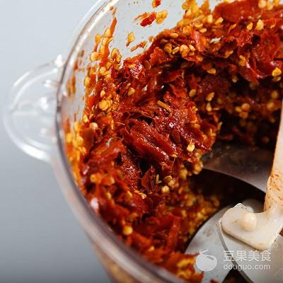 火锅底料怎么做，火锅底料怎么做麻辣烫（自制川香清油火锅底料#金龙鱼外婆乡小榨菜籽油）