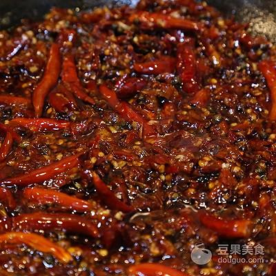火锅底料怎么做，火锅底料怎么做麻辣烫（自制川香清油火锅底料#金龙鱼外婆乡小榨菜籽油）