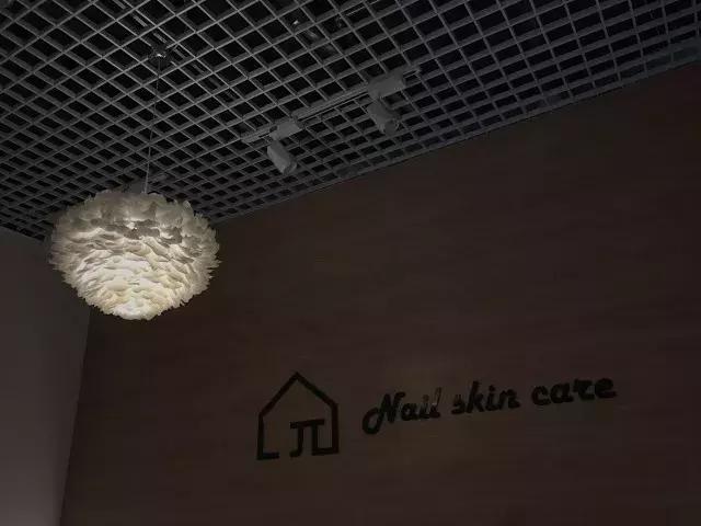 韩国火爆美甲店名，2020比较韩范的美甲店名字大全（最美女孩探最美的店第1期）