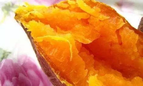 微波炉可以烤红薯，用微波炉如何能烤出美味的红薯（热乎乎的烤地瓜）