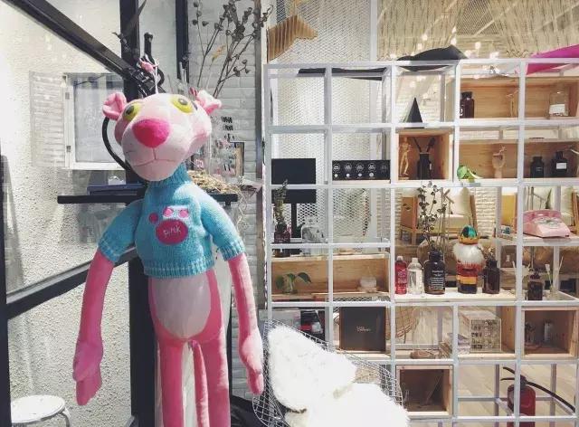 韩国火爆美甲店名，2020比较韩范的美甲店名字大全（最美女孩探最美的店第1期）