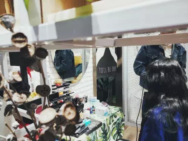 韩国火爆美甲店名，2020比较韩范的美甲店名字大全（最美女孩探最美的店第1期）