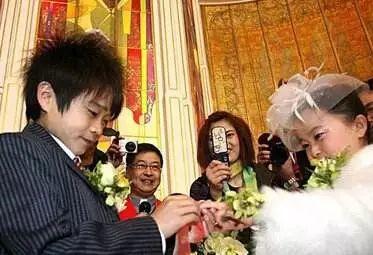 樱桃红之袖珍妈妈演员表，电视剧袖珍妈妈演员表介绍（原来是《中国达人秀》走出来的袖珍女孩）