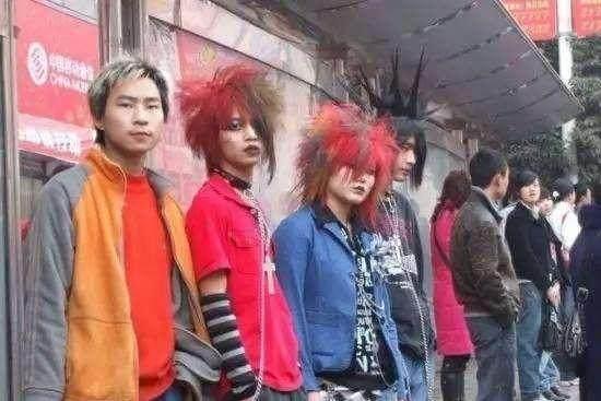 长脸适合什么发型男生，免费测适合自己的发型（长脸、脸宽大部分脸型都适合的男士发型）