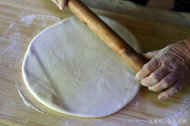 玉米面黄豆面小米面窝头做法，黄米面玉米面做窝窝头（黑豆黄豆玉米面小米面窝头白菜木耳猪肉大包子）