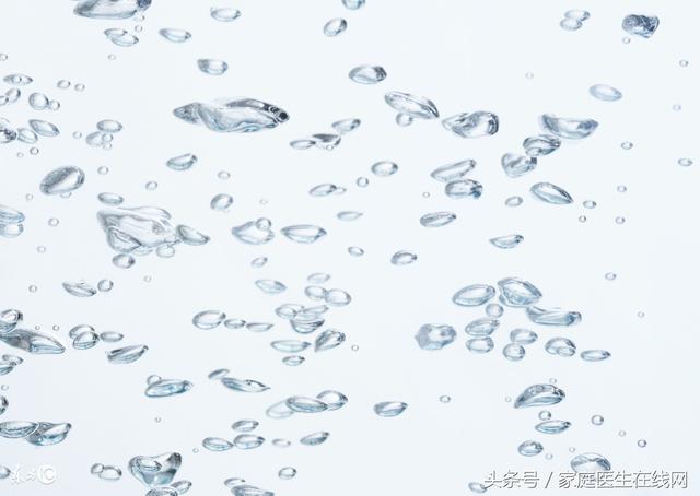 弱碱性水对人体的好处和坏处，都说喝弱碱性水对身体有帮助