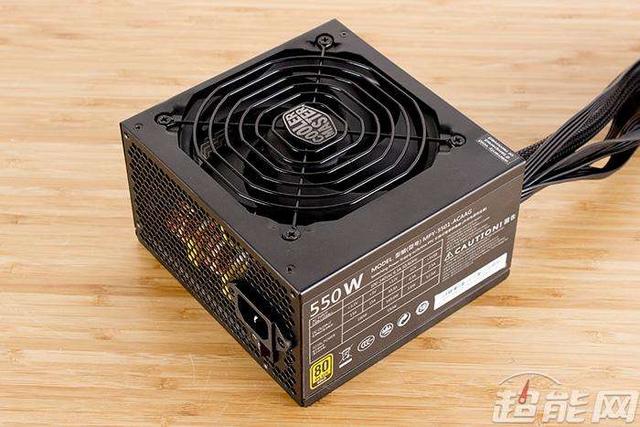 酷冷至尊电源怎么样，酷冷至尊电源和航嘉电源哪个好（售价高的80Plus金牌电源电源好在哪里）