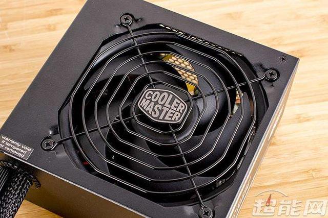 酷冷至尊电源怎么样，酷冷至尊电源和航嘉电源哪个好（售价高的80Plus金牌电源电源好在哪里）