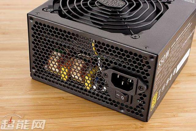 酷冷至尊电源怎么样，酷冷至尊电源和航嘉电源哪个好（售价高的80Plus金牌电源电源好在哪里）