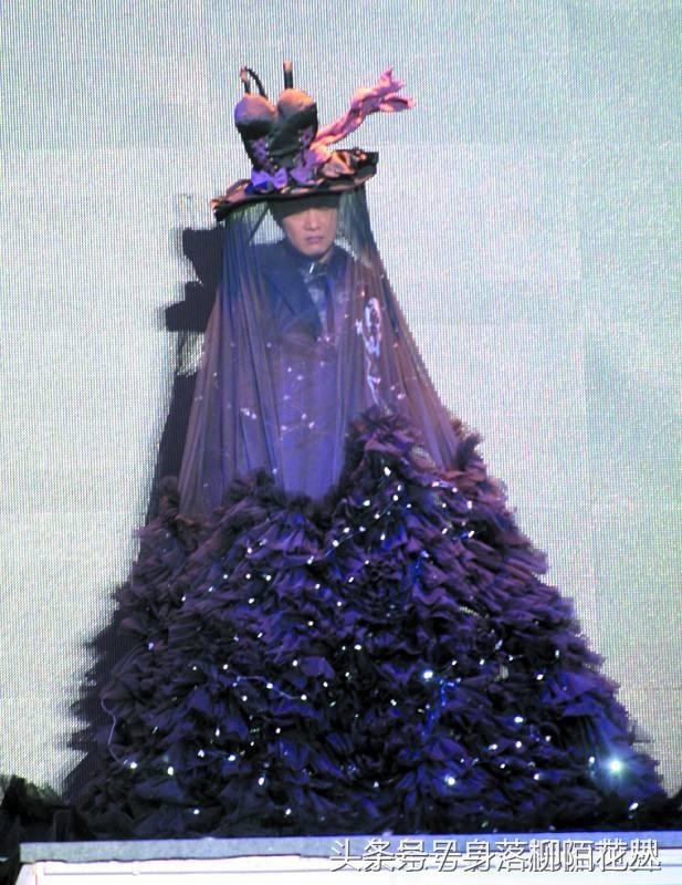 Eason 陈奕迅，微信头像，Eason 陈奕迅（灵魂歌手陈奕迅Eason的奇葩舞台造型）