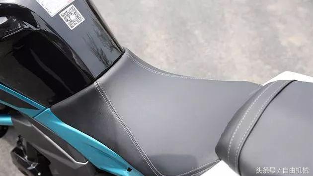 右脚麻酥酥的感觉是什么原因，女人右脚麻木是什么征兆（不如来个装逼实用又激情的性能车）