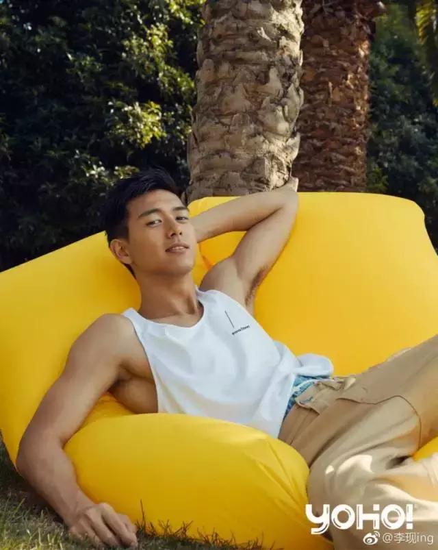 肌肉男头像微信高清图片，腹肌男头。（八块腹肌的天菜小哥李现）