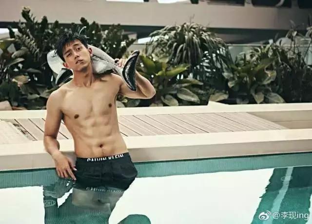 肌肉男头像微信高清图片，腹肌男头。（八块腹肌的天菜小哥李现）