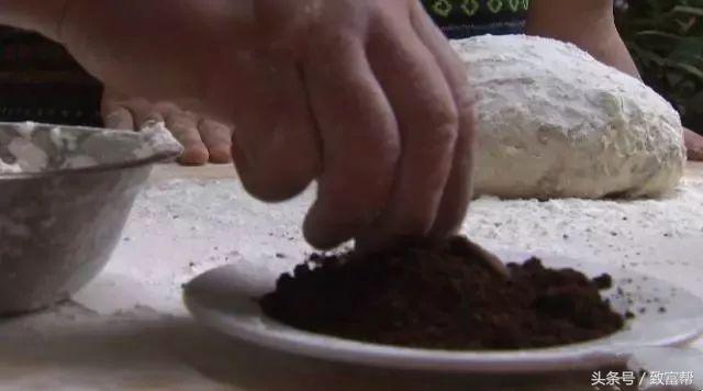 灵芝孢子粉的正确吃法，灵芝孢子粉的正确吃法是什么（孢子粉出了新吃法）