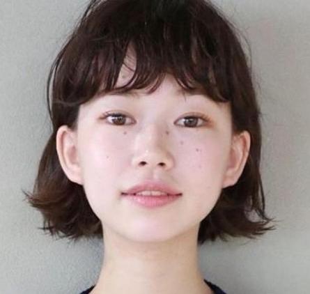 凡士林怎么用，凡士林怎么用在脸上（家庭必备神器凡士林使用方法）