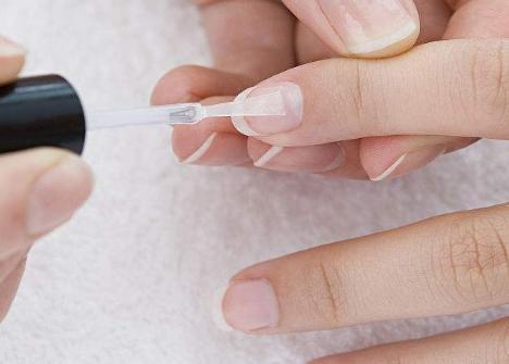 凡士林怎么用，凡士林怎么用在脸上（家庭必备神器凡士林使用方法）