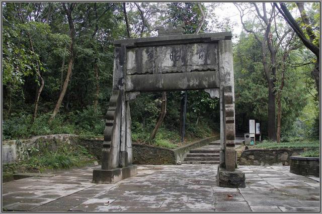 敬亭山在哪里个地方，敬亭山在哪里（有中国诗山之称的是什么山）