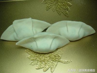 四方饺子皮最简单包法，方皮饺子怎么包（学学就可以在家人面前大显身手哦）