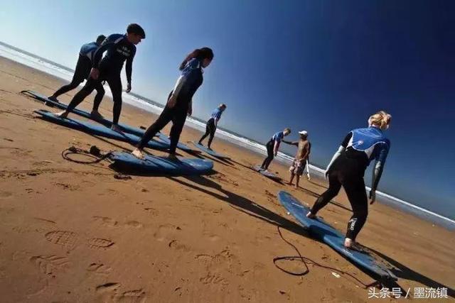 冲浪有几种冲法，冲浪有几种冲法图片（但是还是想要告诉你冲浪高手必备的冲浪技巧）