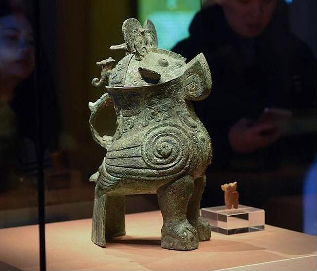 枭雄是褒义还是贬义，枭雄什么意思（新一代枭雄什么意思）