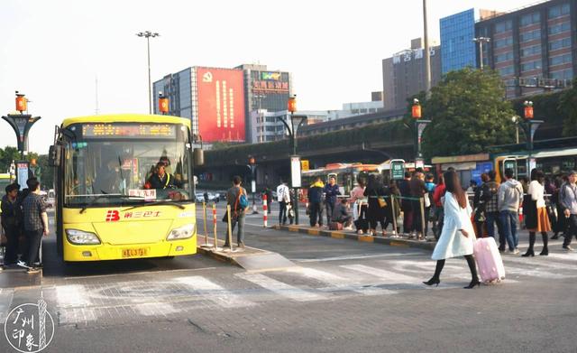 广州brt最旺的二个站，如今，在广州坐BRT这么酷炫