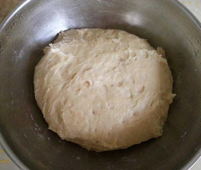 彩色饺子皮怎么做，两种颜色饺子皮怎么做（奶奶饺子皮40年的经验）