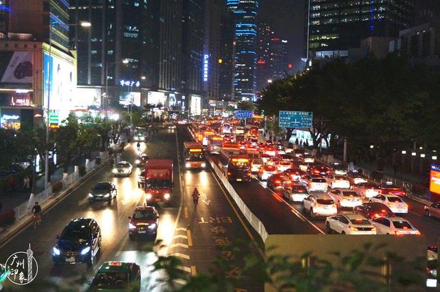 广州brt最旺的二个站，如今，在广州坐BRT这么酷炫