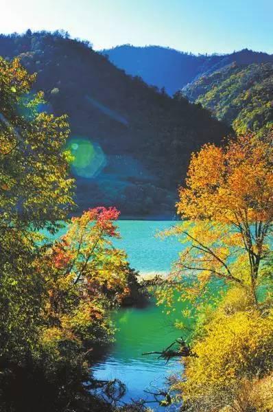 九寨沟有什么好玩的，稻城亚丁和九寨沟有哪些区别（九寨沟边上的小九寨）