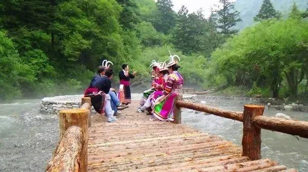 九寨沟有什么好玩的，稻城亚丁和九寨沟有哪些区别（九寨沟边上的小九寨）