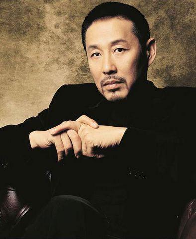 如何成为一个有魅力的男人这10点你能做到吗，怎么才能成为一个有魅力的男人（如何提升自己的男性魅力）