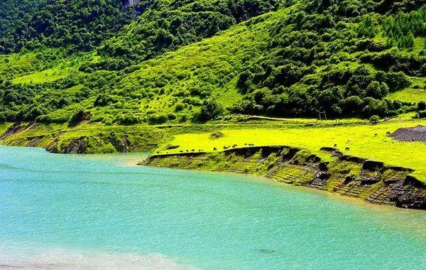 九寨沟有什么好玩的，稻城亚丁和九寨沟有哪些区别（九寨沟边上的小九寨）