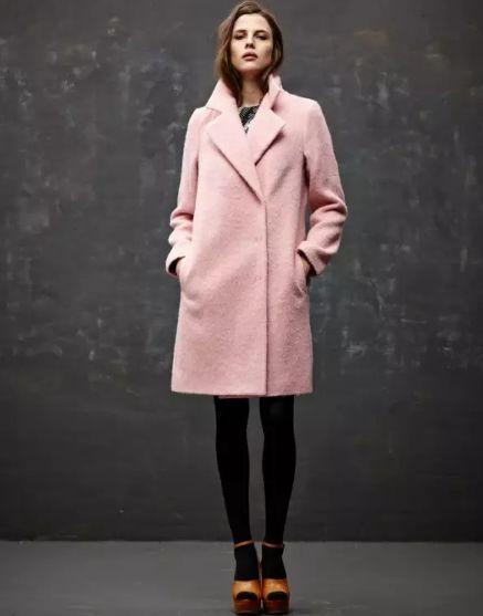 高腰短裤怎么搭配，高腰裤如何搭配上衣（粉丝系女生看起来很清爽大方）