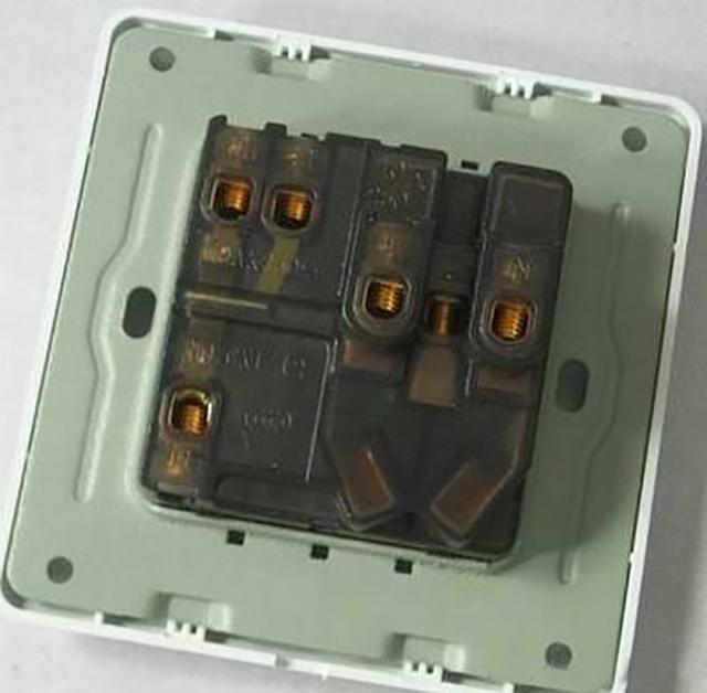 开关带插座的线怎么接，带开关插座怎么接线（带插座开关接线图实物图）