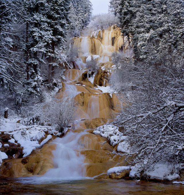 牟尼沟在哪里 主要景点有哪些，牟尼沟在哪里（冬至黄龙，寻美牟尼沟）