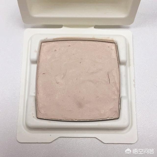 粉饼碎了怎么办，粉饼碎了怎么处理（看了这个教程让你的粉饼重生吧）