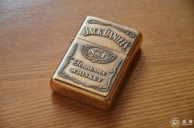 zippo打火机怎么换火石，zippo怎么换火石（我与我的zippo们）