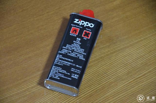 zippo打火机怎么换火石，zippo怎么换火石（我与我的zippo们）