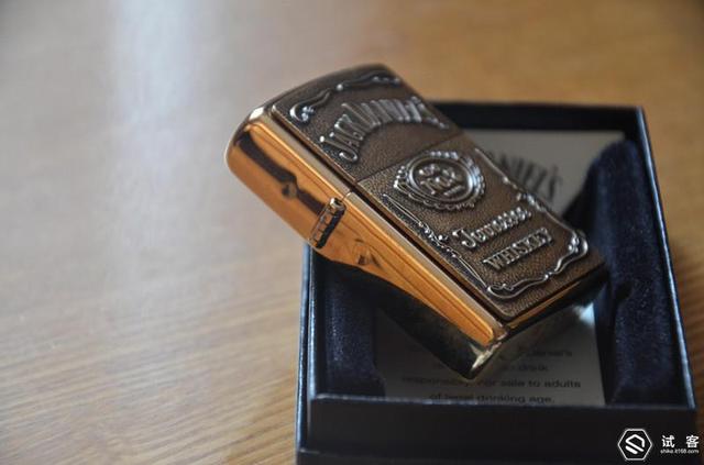 zippo打火机怎么换火石，zippo怎么换火石（我与我的zippo们）