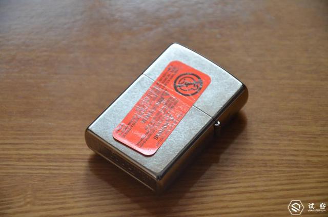 zippo打火机怎么换火石，zippo怎么换火石（我与我的zippo们）