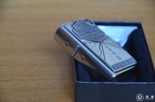 zippo打火机怎么换火石，zippo怎么换火石（我与我的zippo们）