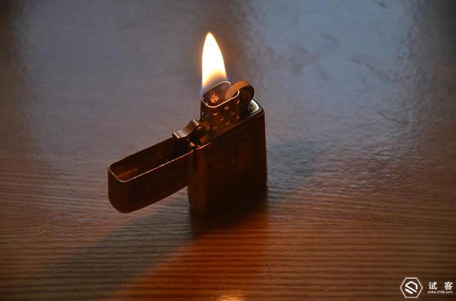 zippo打火机怎么换火石，zippo怎么换火石（我与我的zippo们）