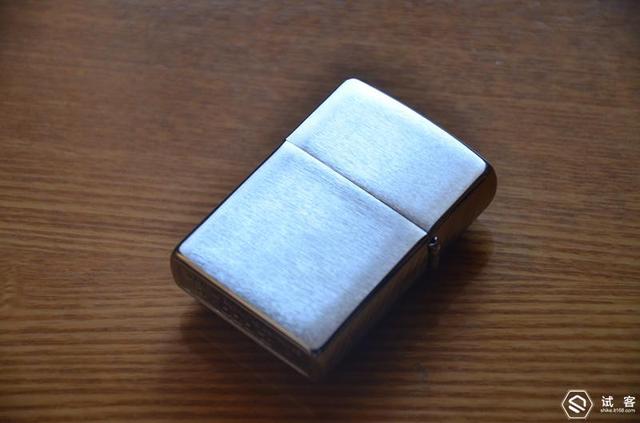 zippo打火机怎么换火石，zippo怎么换火石（我与我的zippo们）