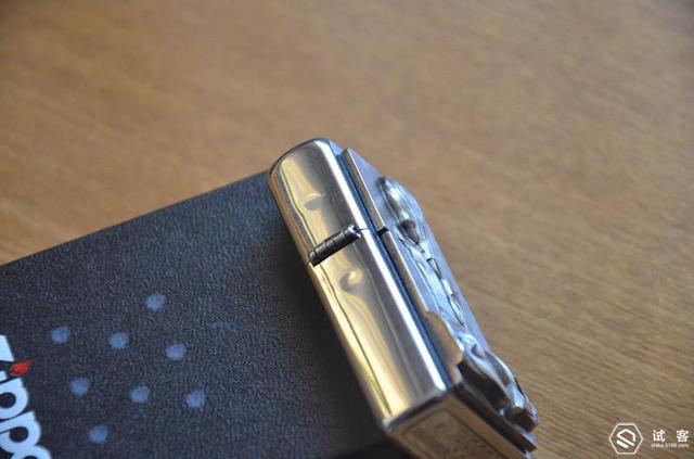 zippo打火机怎么换火石，zippo怎么换火石（我与我的zippo们）