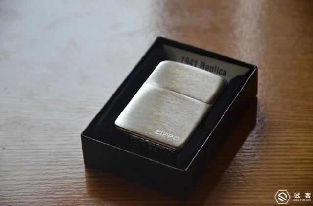 zippo打火机怎么换火石，zippo怎么换火石（我与我的zippo们）