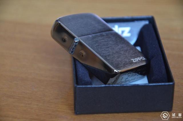 zippo打火机怎么换火石，zippo怎么换火石（我与我的zippo们）