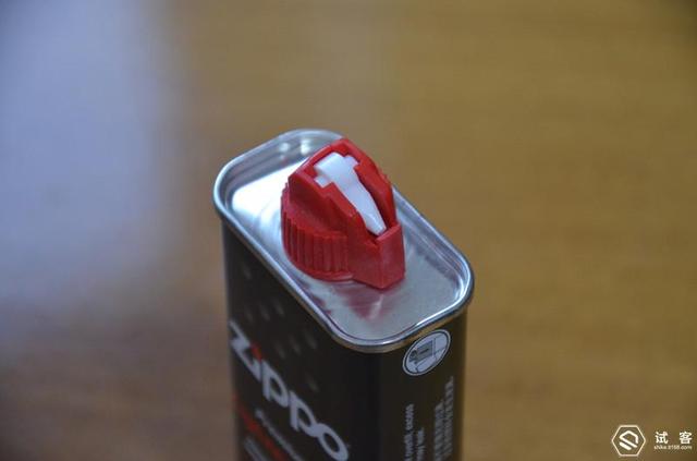 zippo打火机怎么换火石，zippo怎么换火石（我与我的zippo们）