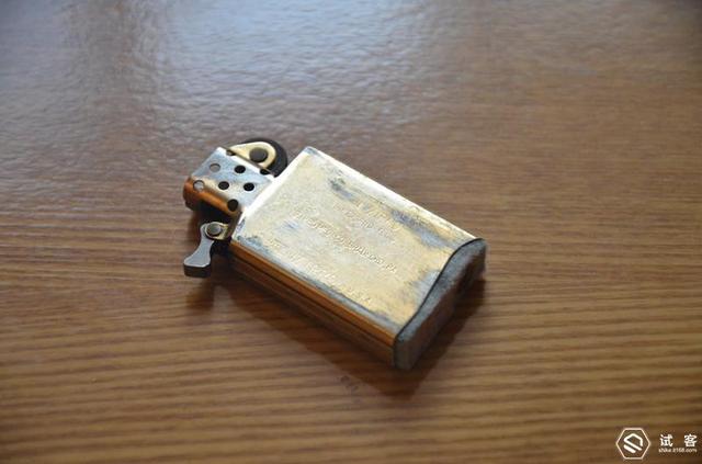 zippo打火机怎么换火石，zippo怎么换火石（我与我的zippo们）